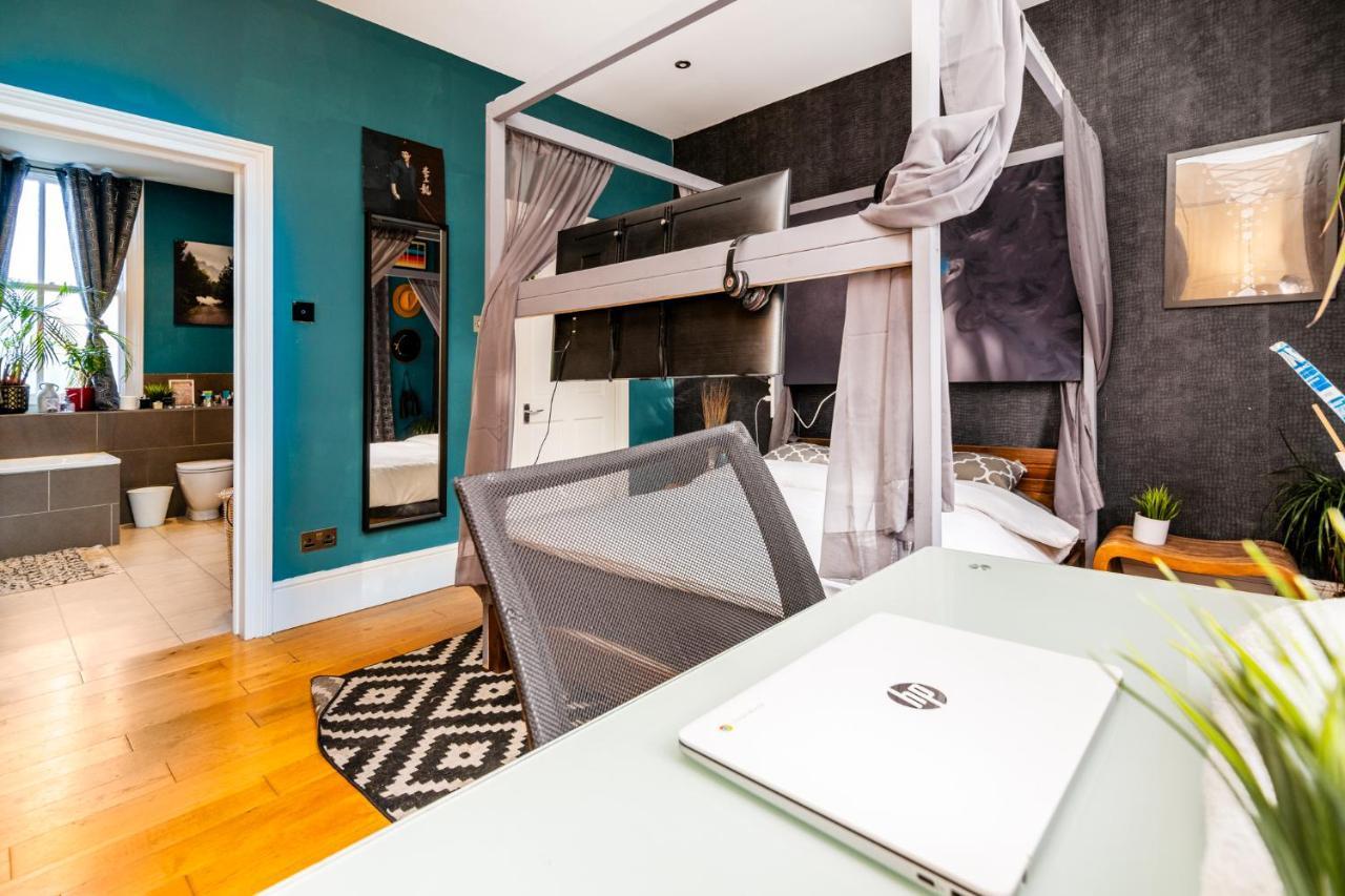 Master En - Townhouse Double With Garden & Hot Tub Habitación en casa particular