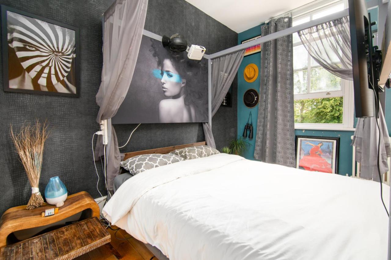 Quarto em Acomodações Particulares Master En - Townhouse Double With Garden & Hot Tub *