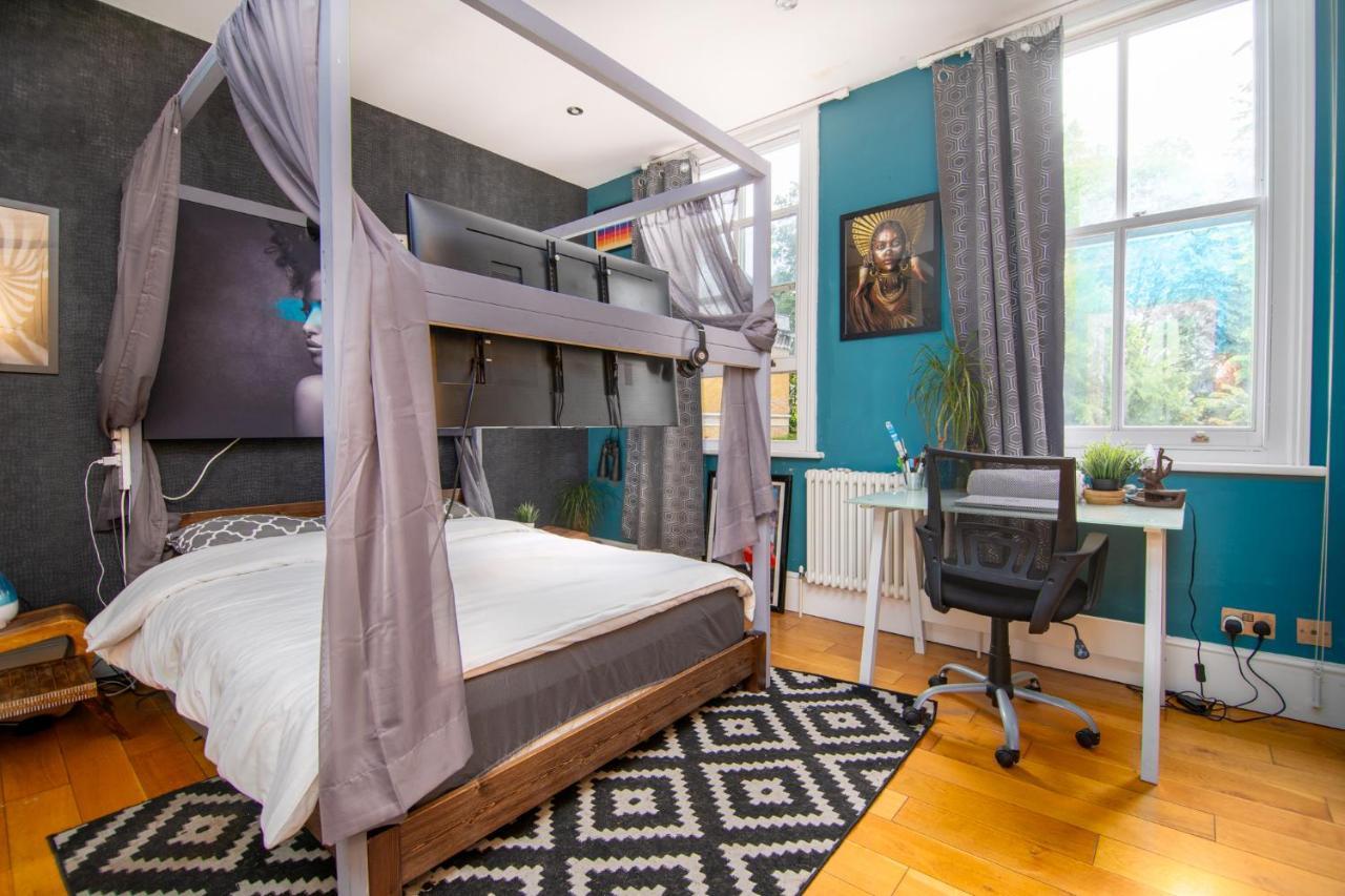 Quarto em Acomodações Particulares Master En - Townhouse Double With Garden & Hot Tub