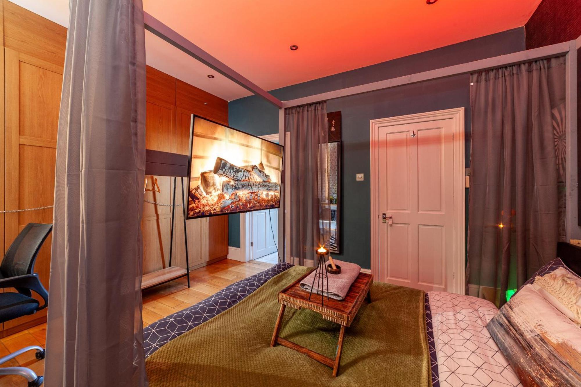Master En - Townhouse Double With Garden & Hot Tub Habitación en casa particular Londres